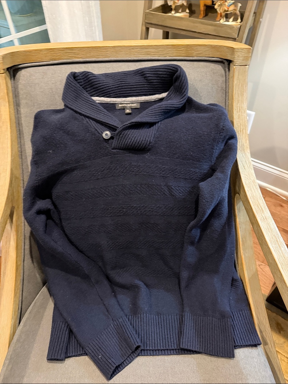 Banana Republic Men’s Navy Shawl Collar Sweater. XL.